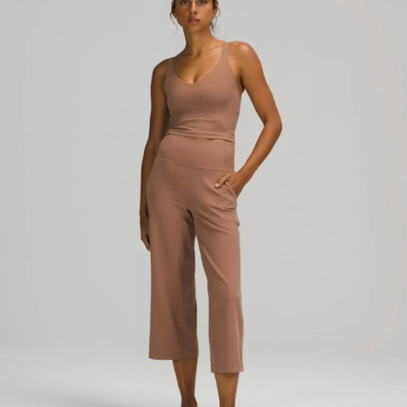 Lululemon Align™ Super-High-Rise Wide Leg Crop 23" in Cacao - Picture 2 of 7